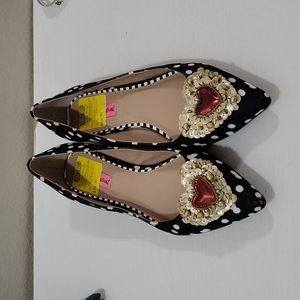 Betsey Johnson Phebe Black White Polka Dot Flat Heart Valentine's Day 7.5 EUC